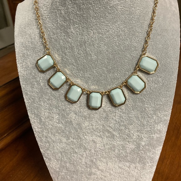 Boutique Mint Green & Gold Fashion Drop Choker Statement Necklace Adjust… - Picture 8 of 10
